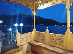 Houseboat Helen of Troy, Srinagar Houseboat Helen of Troy, Srinagar