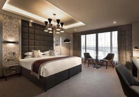 DoubleTree by Hilton Edinburgh - Queensferry Crossing