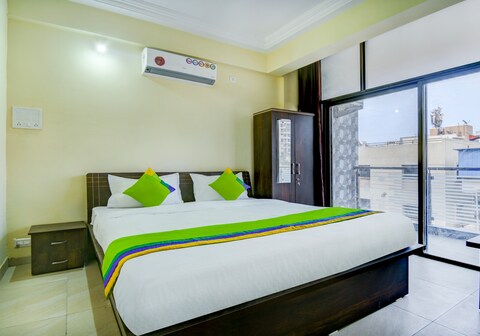 Treebo Sayaji Residency