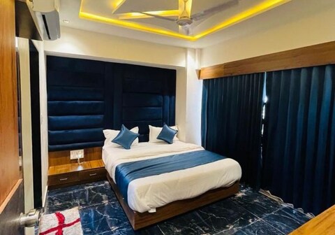 Hotel Paramount Villa