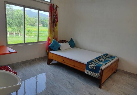 Uttaron Guest House
