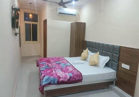 Mango Tree Residency