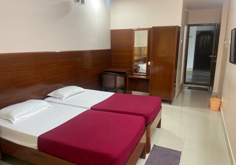 Hotel Krishna Towers