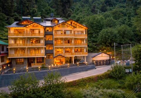 REGAL RETREAT INN