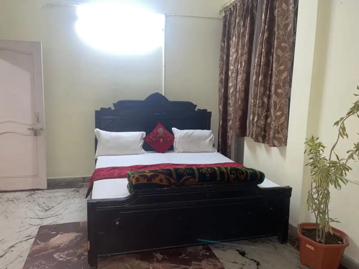 Madhuban Stays- Entire 2 BHK Apartment