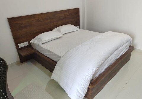 Maharani Hotel & Restaurant