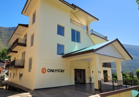 ONLYSTAY BLISS GUEST HOUSE DHARAMKOT ROOFTOP CAFE
