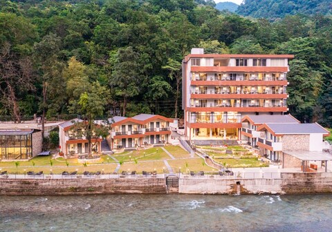 DLS Divine Resort and Spa