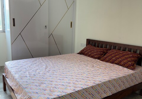 Romanfox Homes In South Delhi 2Bhk With Kitchen