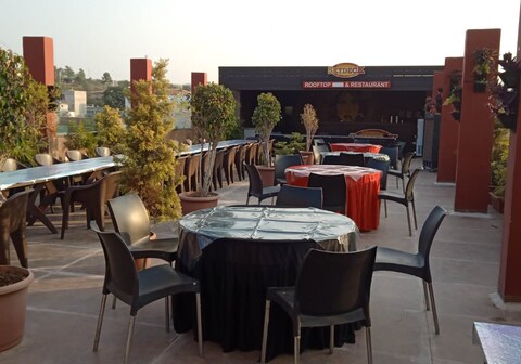 HOTEL THE GRAND SARASWATI PALACE