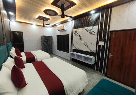 Veer Raghav Guest House