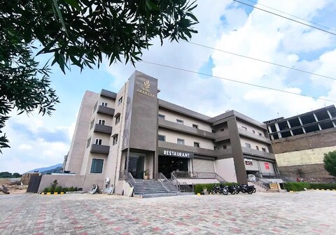 INANIYA PALACE AND GARDEN