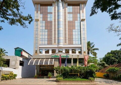 RubyArena - A Luxurious Business Hotel