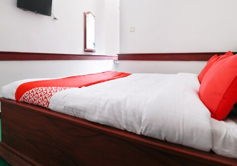 Hotel O Space Park Residency