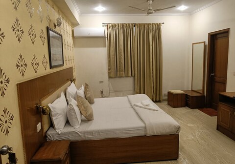 Global Residency Inn