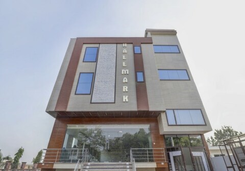 Hotel Hallmark