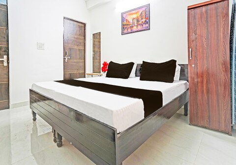 Hotel O Rooftop Castle