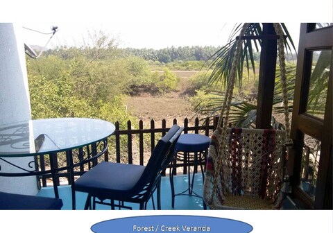 Traders Cottage Couples Hideaway Beachside