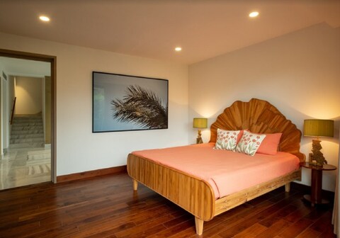 Amorzito 5BHK Luxury Villa