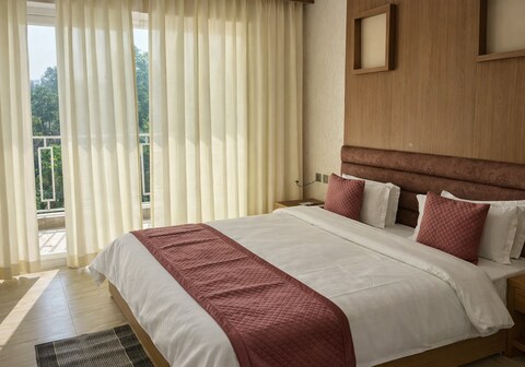 Xenious Opulent Hamirpur