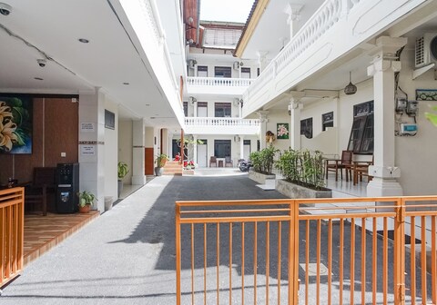 City Garden Bali Dwipa Hotel