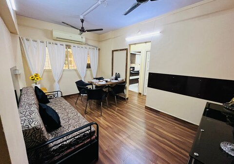 LA WOODLAND 2BHK SERVICE APARTMENT