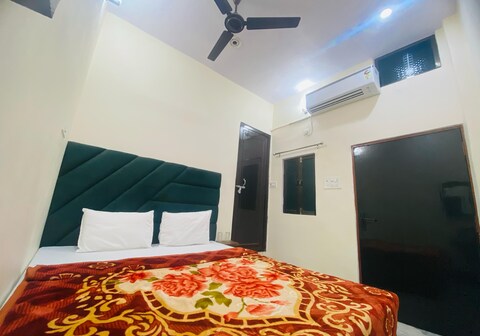Rudrakash Guest House
