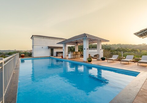 Modern 2BHK with Pool in North Goa | Hireavilla