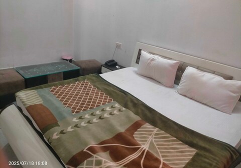 Hotel O Ra One Restro & Rooms