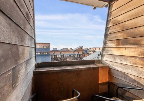 Beautiful renovated studio on Port de Deauville