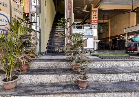 Hotel O N R Guest House