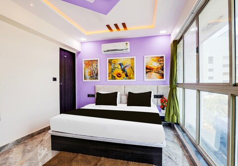 Collection O Odhav formerly King Palace