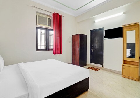 Hotel O White House