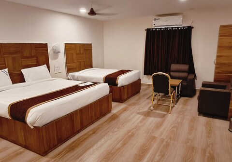 HOTEl SAVITHA S GRAND