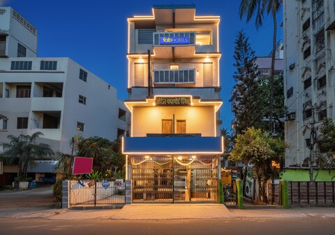 FabHotel Airport Palace - Nr. Mumbai International Airport