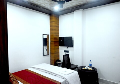 Divine Kashi Luxury Homestay