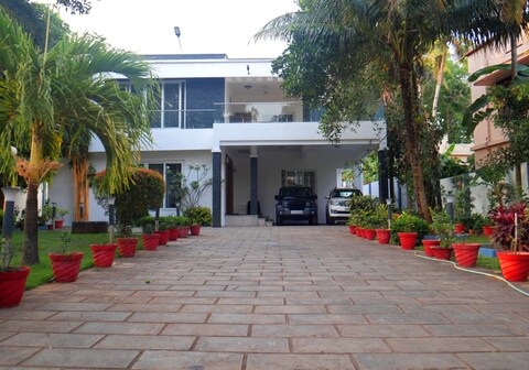 DAZICOR RETREATS