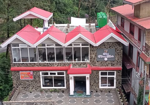 Karma Kastle Near Bakthang Falls