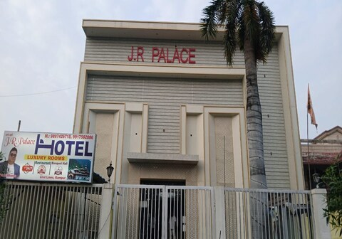 HOTEL J R PALACE