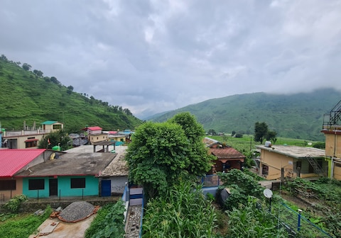 Cosy Woods | Pantwari by Bakri Chhap (Nag Tibba Base)