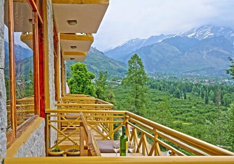 Vyas Vatika - A Wooden Exotic Resort (Near Old Manali)