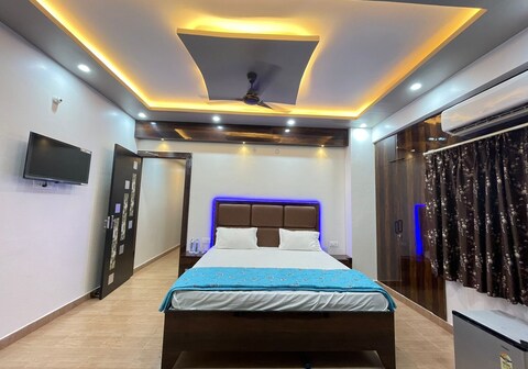 Surya Niwesh Home Stay