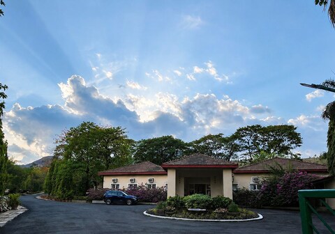 Modis Resort-Karjat