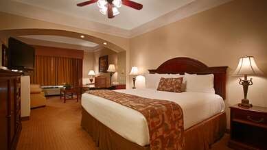 BEST WESTERN PLUS Monica Royale Inn & Suites