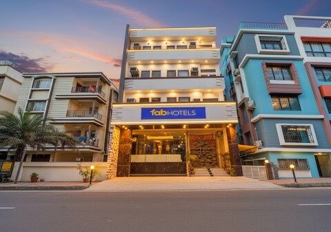 FabHotel Bharat Continental - Nr. Patel Nagar Metro