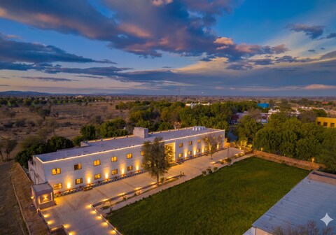 Hotel Aura