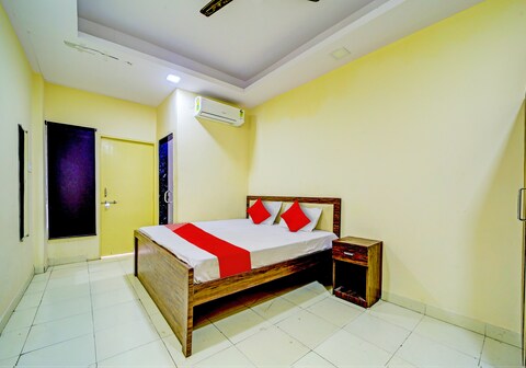 Hotel O The Happy Land Hotel & Cafe