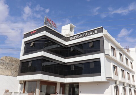 Hotel Naresh Palace