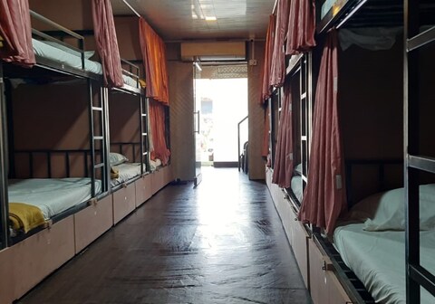 Ratna Dormitory Full AC