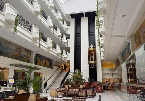 Radha Regent - A Sarovar Hotel